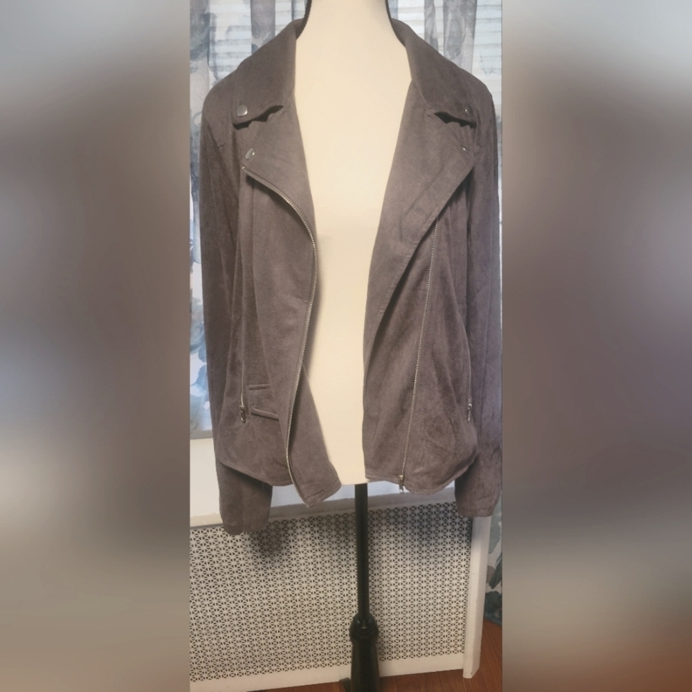 Women's Gray Suede Jacket - Picture 5 of 8